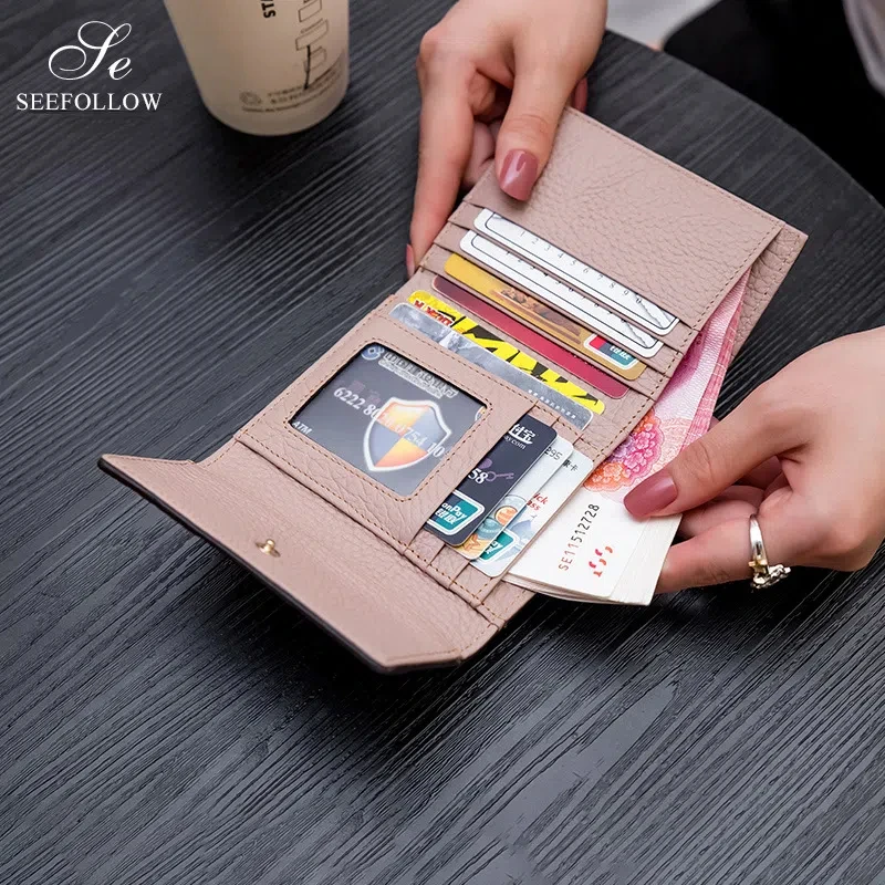 Кожаный кошелек с отделениями для карт