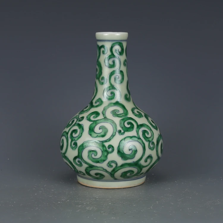 

Ming Dynasty Chenghua Year Mark Green Scroll Grass Pattern Gallbladder Vase Antique Porcelain Ming And Qing Dynasty Ornaments