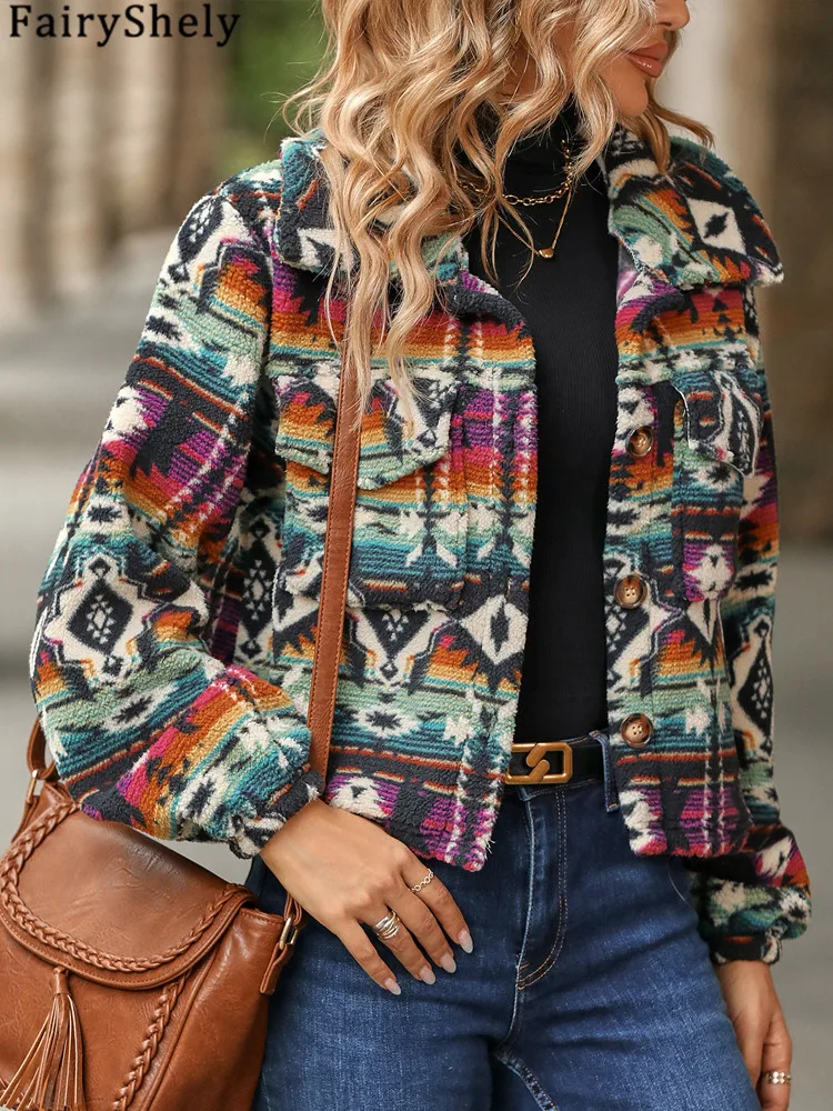 Женская короткая куртка с капюшоном и длинным рукавом на осень/зиму