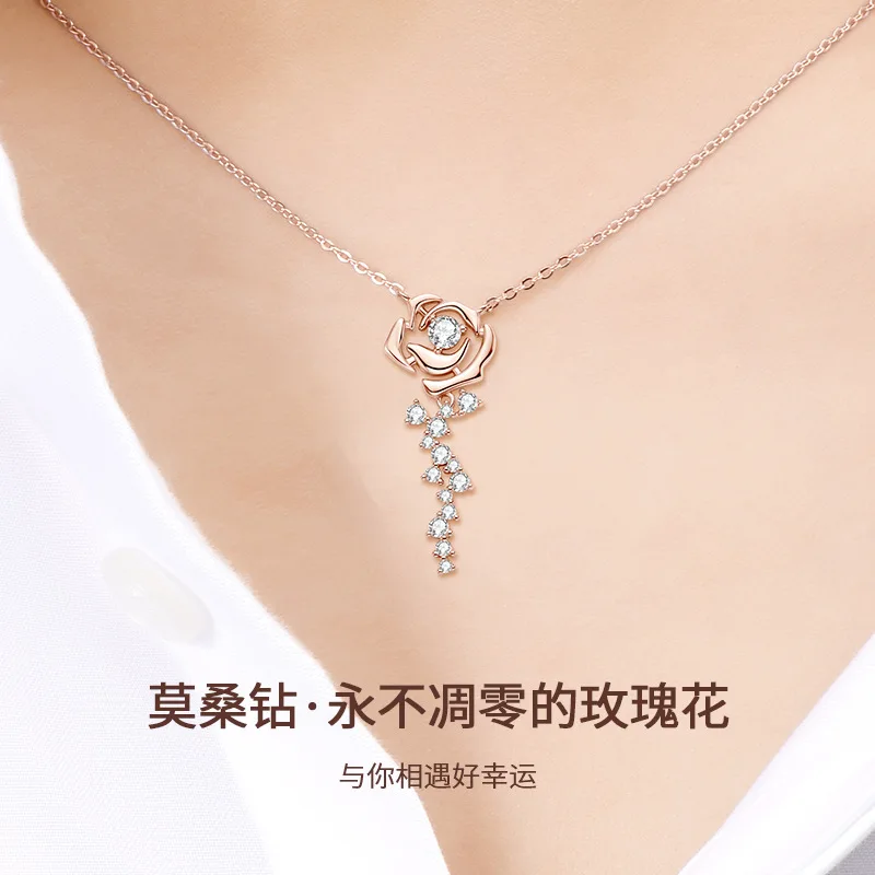

Cross-border New Fashion Versatile Mosan Diamond Necklace Rose Light Luxury Pendant Simple Valentine's Day Gift Couple