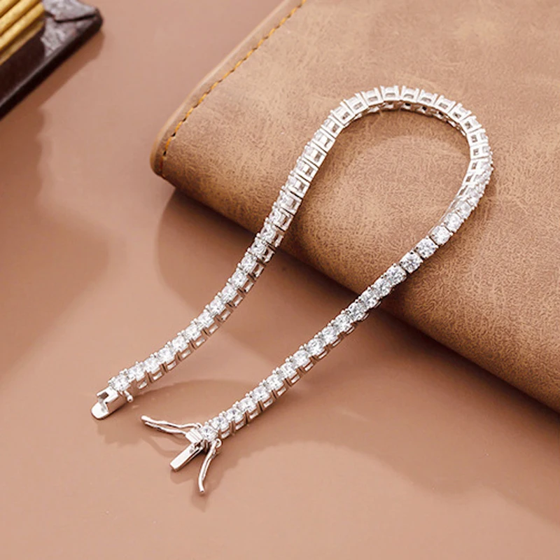 Женский браслет из серебра 925 пробы с бриллиантами 3 мм |