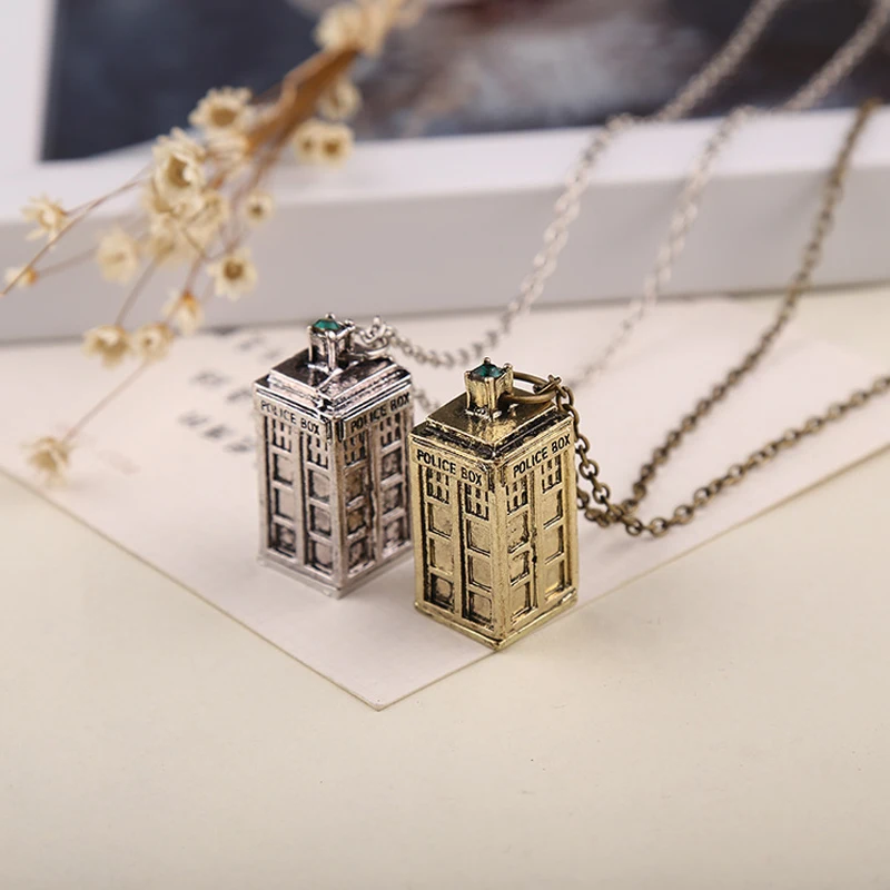 

ZXMJ Fashion Couple Necklaces Trendy Classic House Shape Pendant Necklaces for Couple Movie House Chain Necklace Accessories