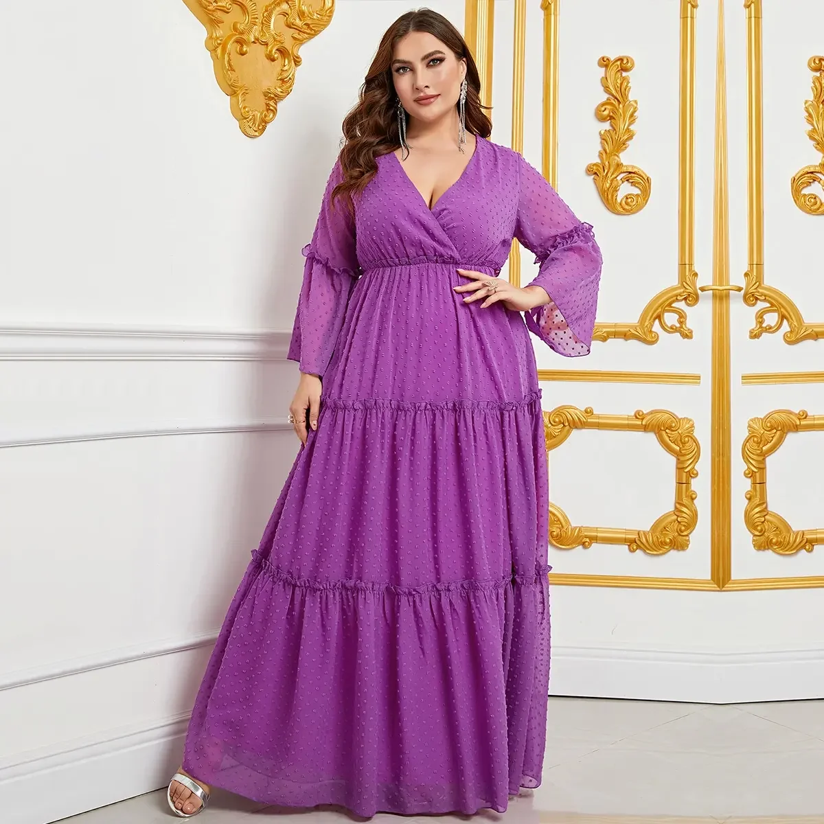 Плюс элегантные платья с длинными рукавами и V-образным вырезом