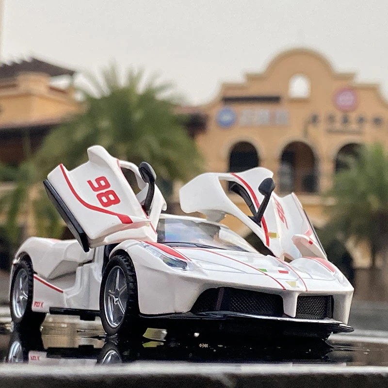 Модель спортивного автомобиля из сплава Laferrari FXXK 1:32 Литые и игрушечные