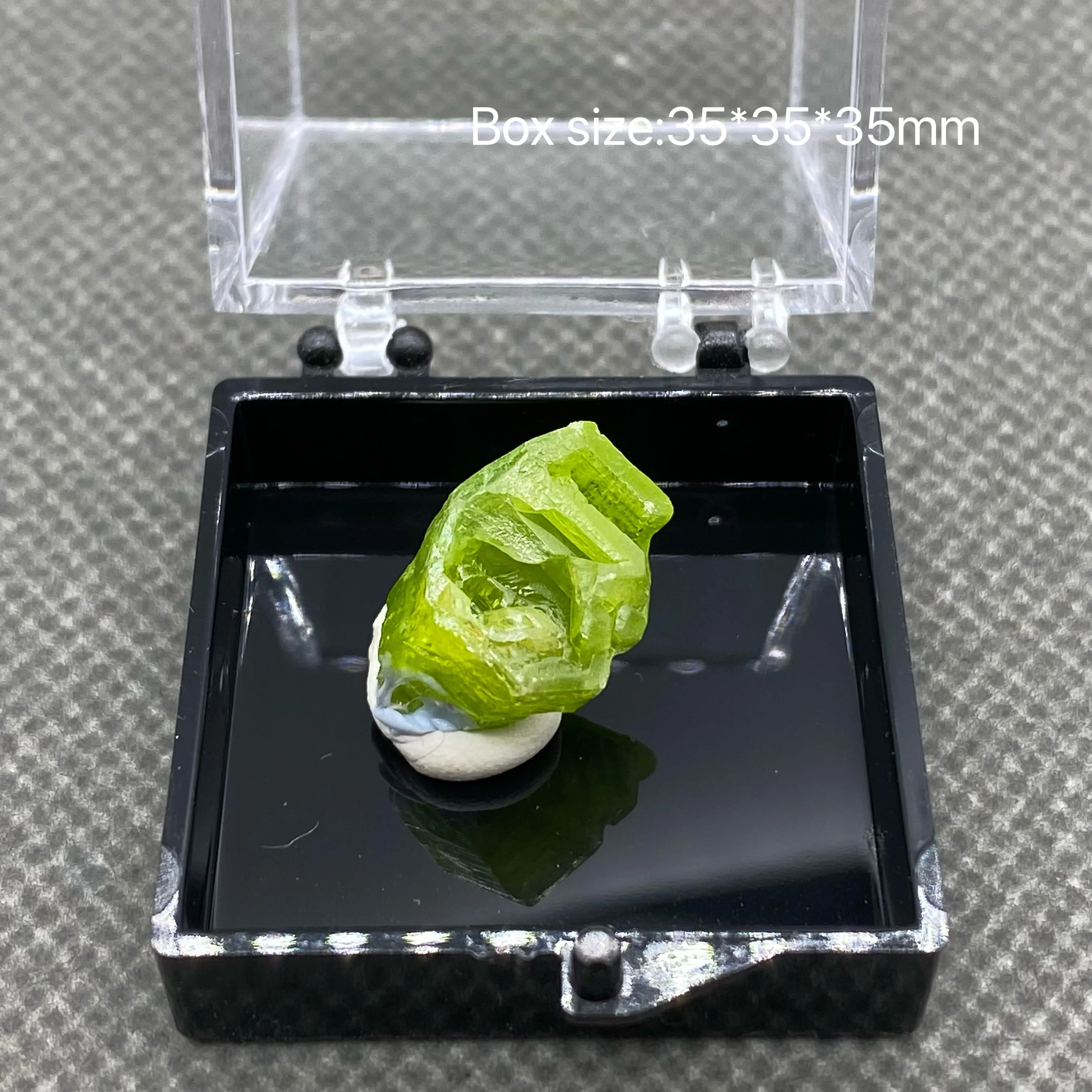 

Природный пироморфит, минеральный вид с камнями и кристаллами, драгоценные камни, кварцевый размер, коробка из Китая + 3,5 м