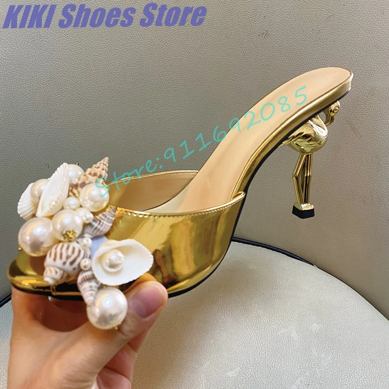 

Новинка лета, шлепанцы на каблуке с золотым фламинго, украшение из ракушек и жемчуга, индивидуальные сандалии с открытым носком, специальная Летняя обувь на каблуках