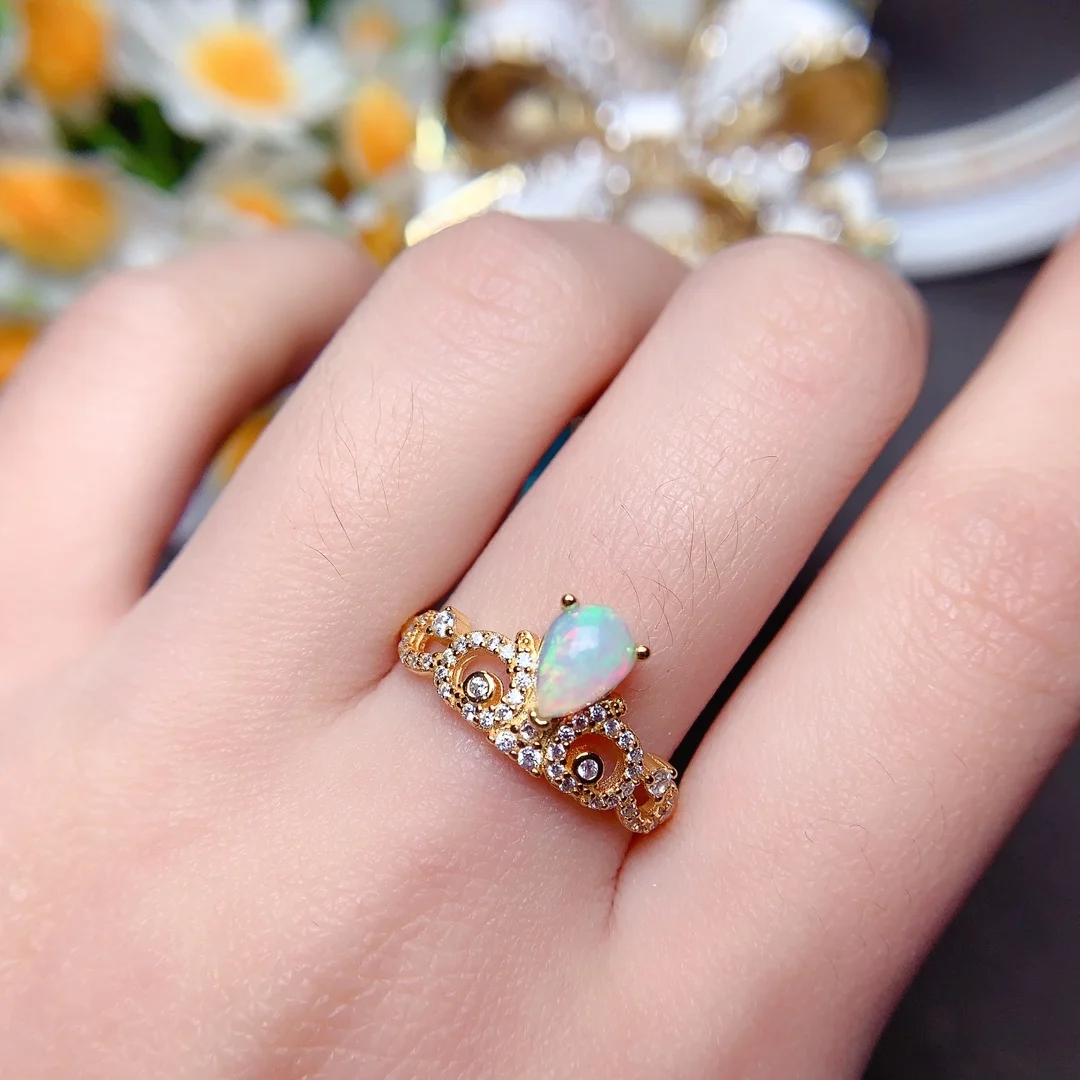 

Женское кольцо из серебра 925 пробы с натуральным опалом