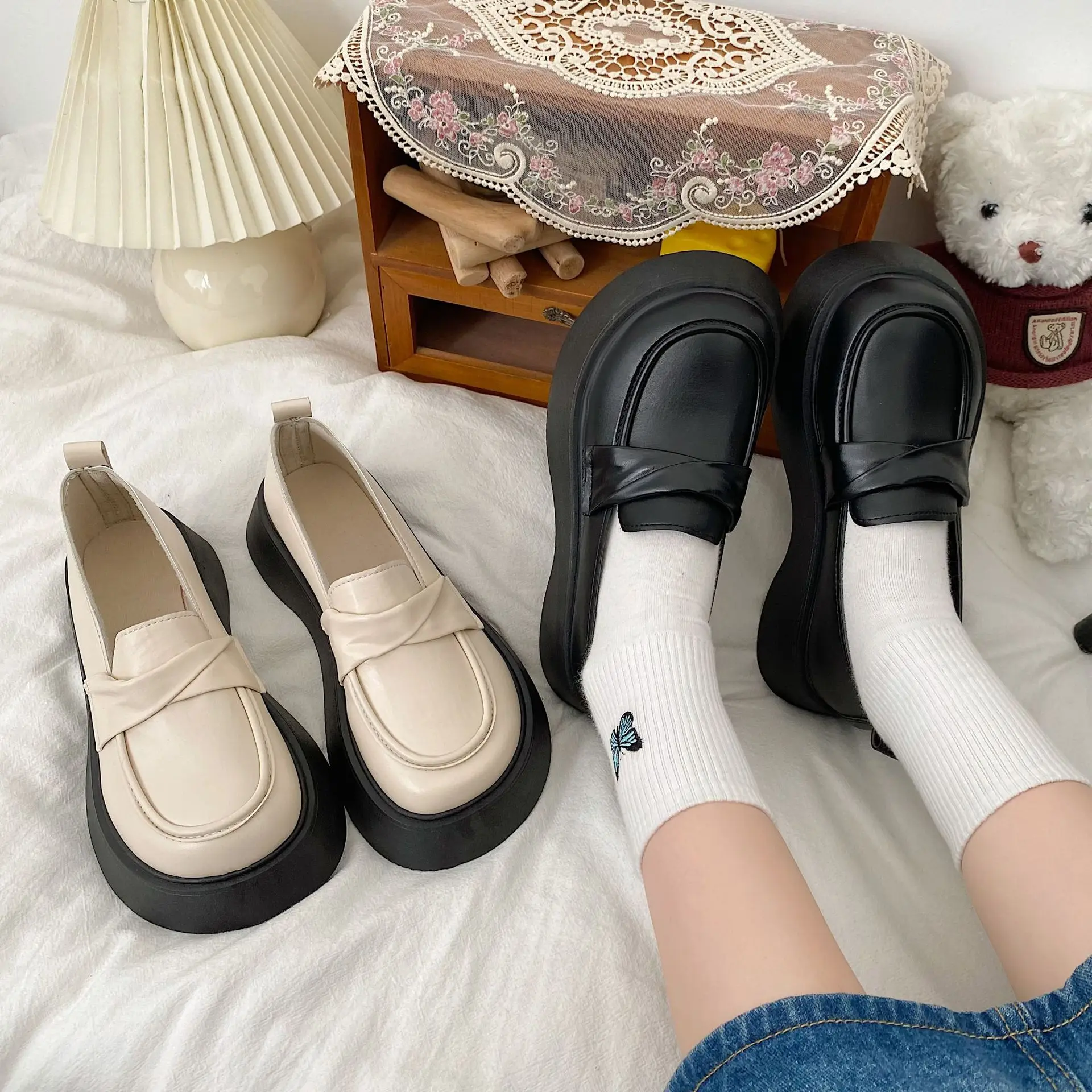 

Женские туфли дерби, повседневные женские кроссовки, женская обувь на платформе, Женская Осенняя кожаная обувь белого цвета с круглым носко...