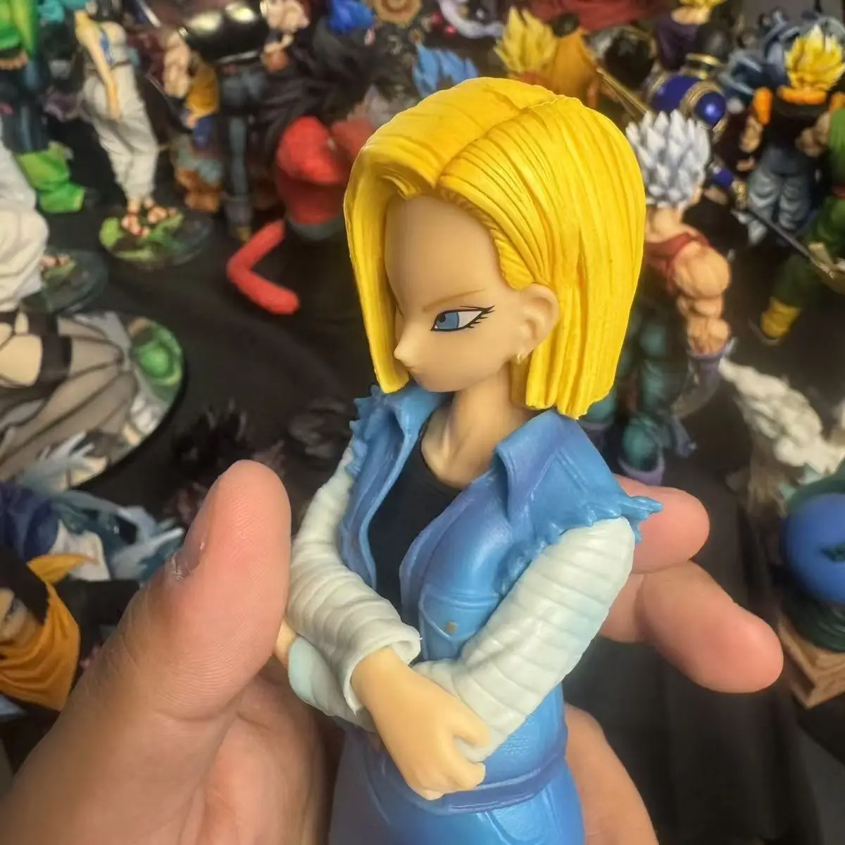 Фото В наличии фигурки Android 17 и Android 18 из аниме Dragon Ball Z, 24 см, коллекционные модели из ПВХ, игрушки для подарков. №4