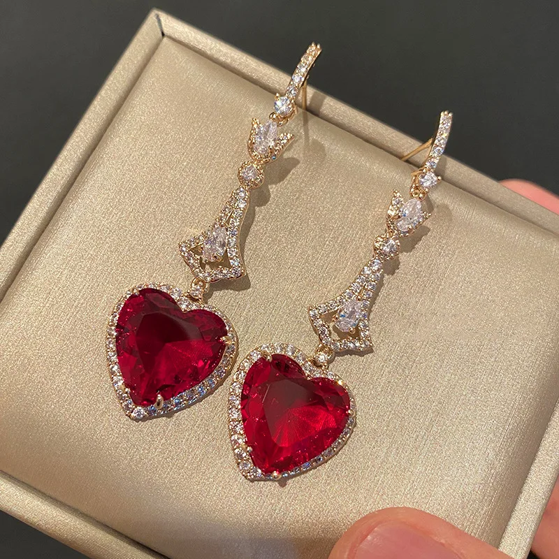 

Temperament Flash Heart-shaped Love Red Artificial Gold Color Ladies Long Earrings Women's Popular Earrings