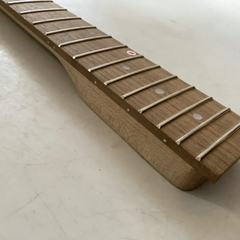 EN857 Незавершенный 4-струнный гриф электрогитары из клена с палисандрами 20 ладов