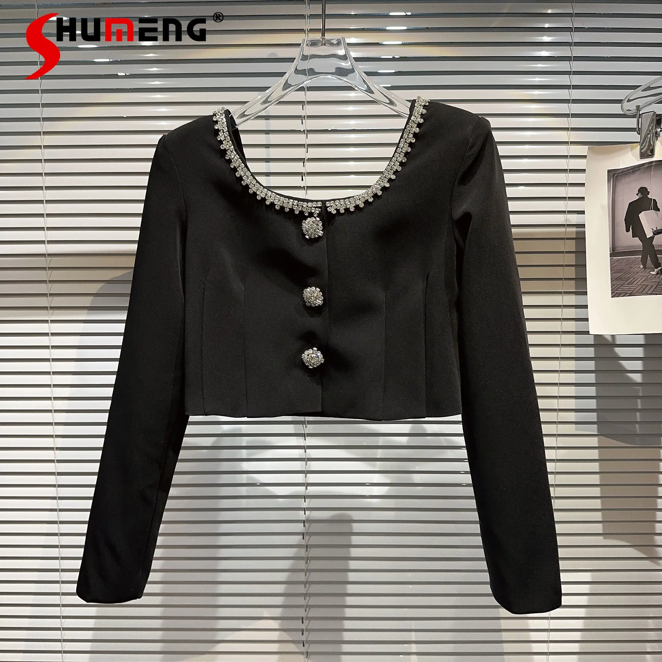 

2023 Autumn Women's Short Jacket for Women New Low Round Neck Rhinestone Edge Collar Drill Buckle Shoulder Pad Short Coat Top