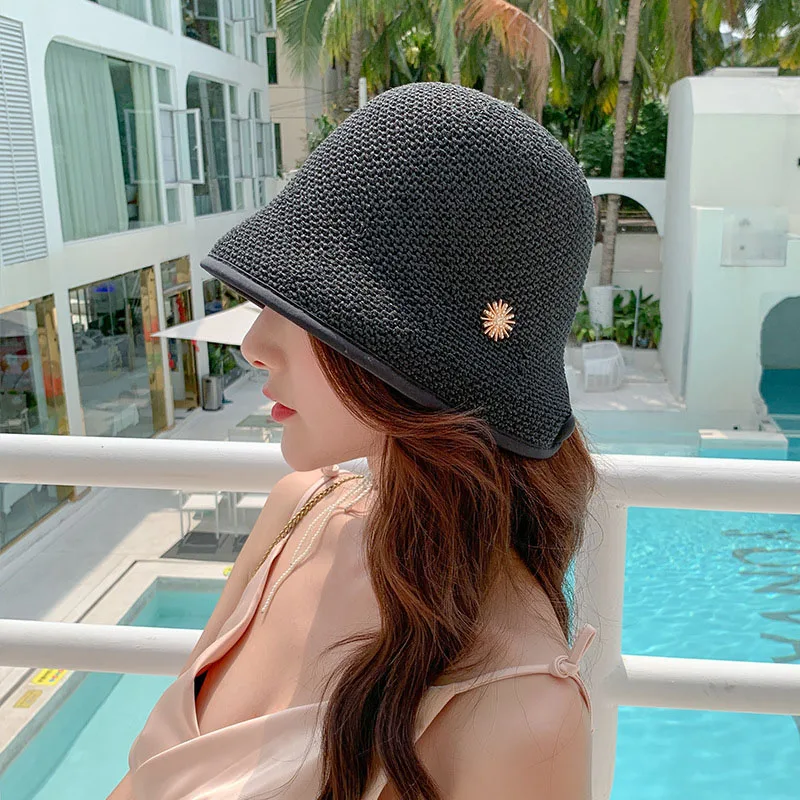 

New women's outdoor malha respirável pequena bacia chapéu cor sólida Rhinestone chapéu de balde de moda padrão.