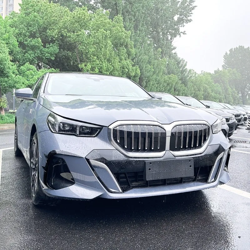 Фото Для BMW 5 серии i5 G60 G61 2024 + M спортивный передний бампер, накладка на решетку, наклейка, внешнее украшение, комплект кузова, модификация, аксессуары №2