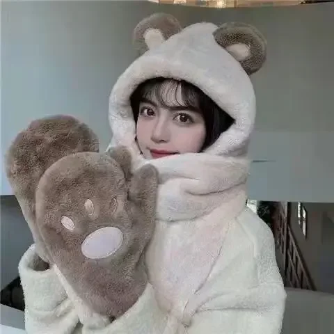 Рисунок 6 - 2023 шапка и шарф в виде медведя