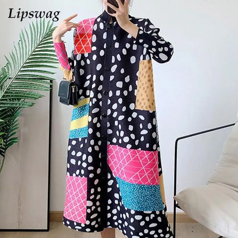 

Женское платье-макси с воротником-стойкой, длинным рукавом и принтом