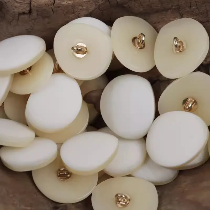 

Бесплатная доставка, 12 шт./партия, ветровка специальной формы с гусиным яичным желтком, пуговицами из смолы, кожаная куртка, декоративные пуговицы большого размера