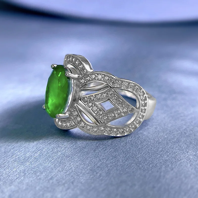 Женское Винтажное кольцо из серебра 100% пробы с изумрудом