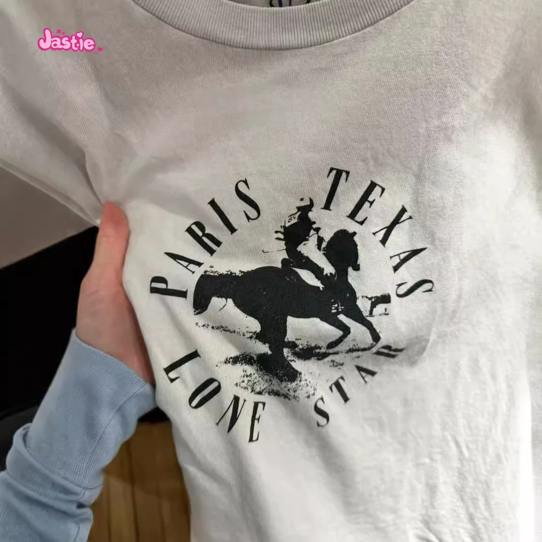 Женская футболка с коротким рукавом круглым вырезом и надписью