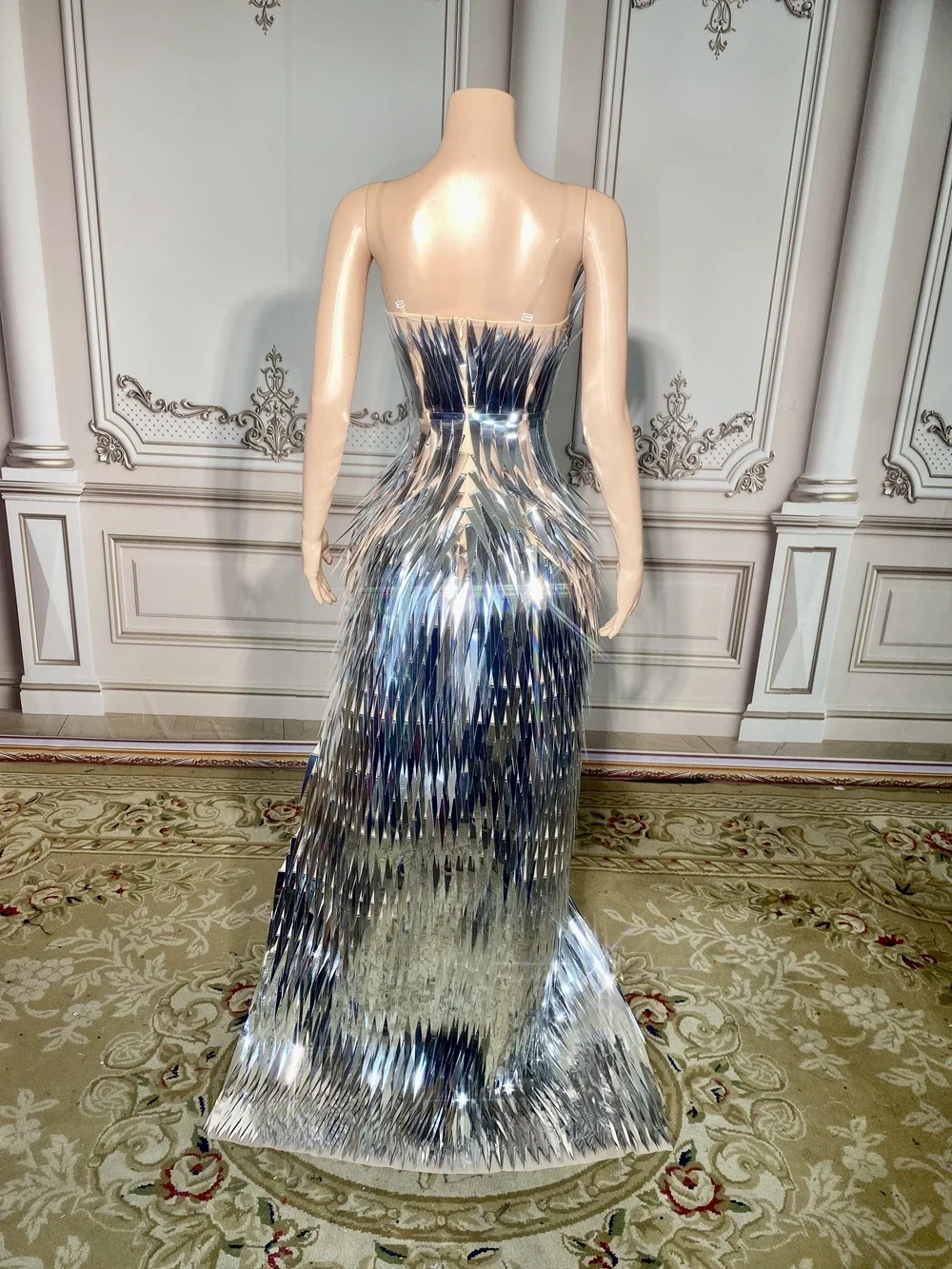 Блестящее Серебряное платье-футляр с блестками и длинным шлейфом сексуальное