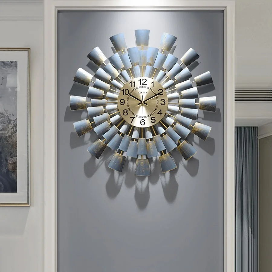 

American Fashion Art Clock Metal Atmospheric Wall Watch Creative Trend Quartz Clock Home Living Room Decoration Wall Clock