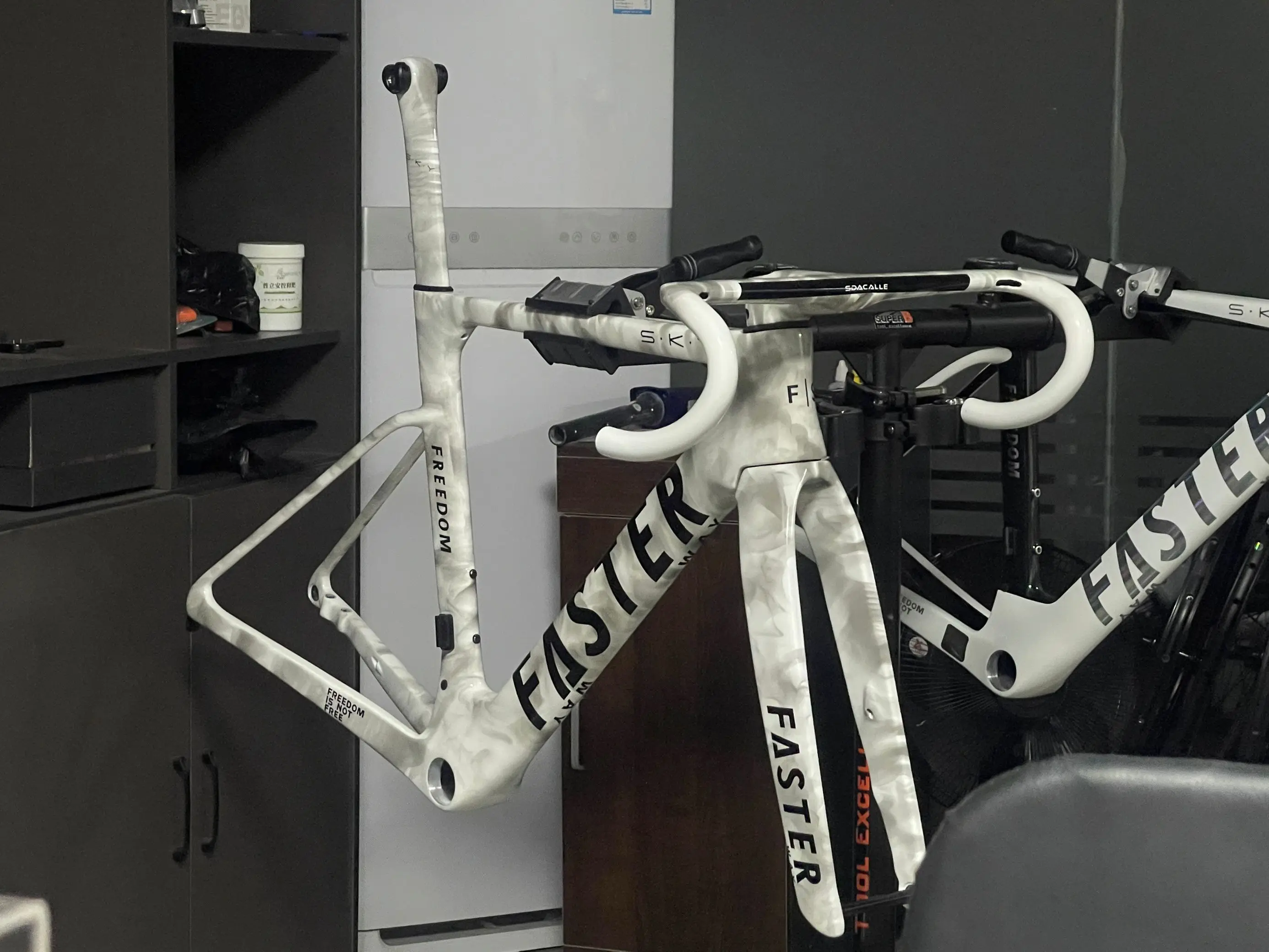 Фото Новая модель T47 FASTERWAY Freedom Frameset Карбоновая дорожная рама для велосипеда с вилкой, зажим для подседельного штыря, гарнитура, руль 32C, дисковый тормоз №5