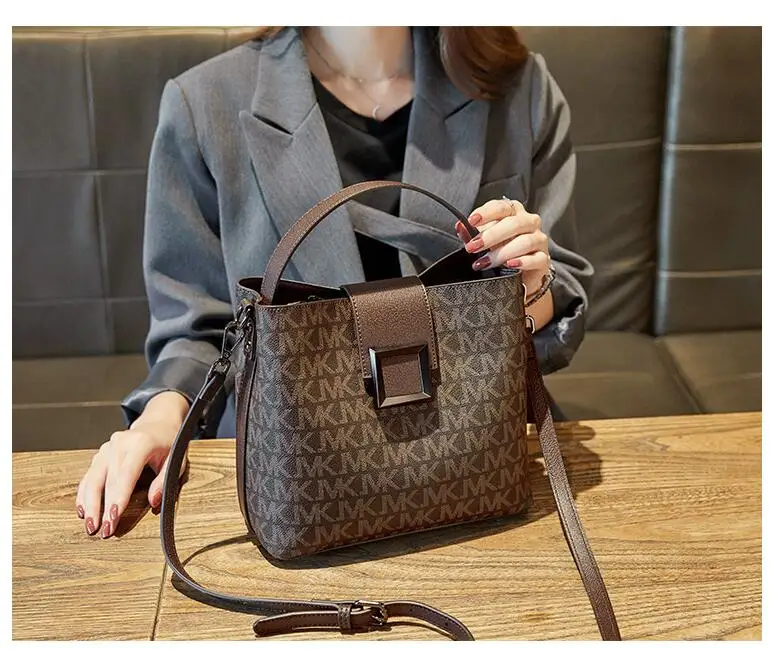 

2023 Luxury Women's Shoulder Bags Designer Crossbody Shoulder Purses Handbag Women Clutch Travel tote Bag