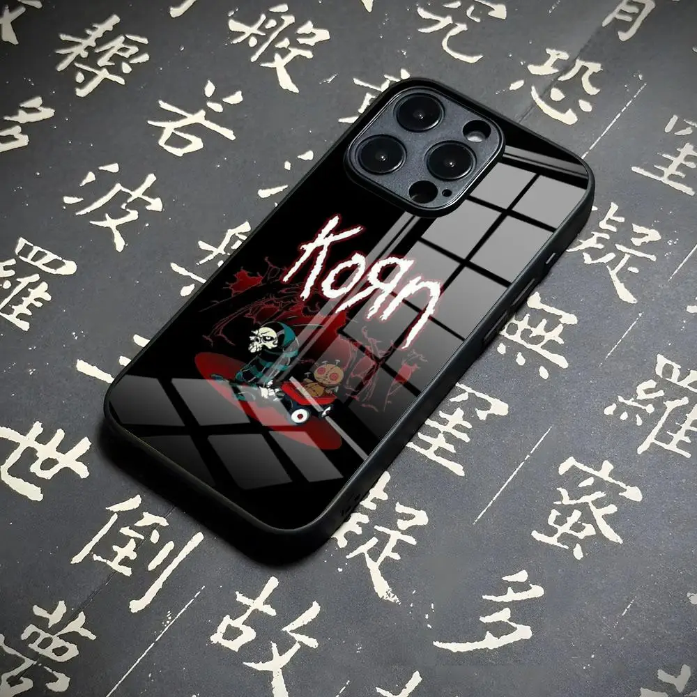 Фото Чехол для телефона K-Korn Rock Band для iPhone 17 Air, устойчивый к царапинам, для моделей 16, 15, 13, 12, 14, 11 Pro Max, Mini, X, Xr, Xs, 8, 7 Plus, 6, стеклянный, люкс, C