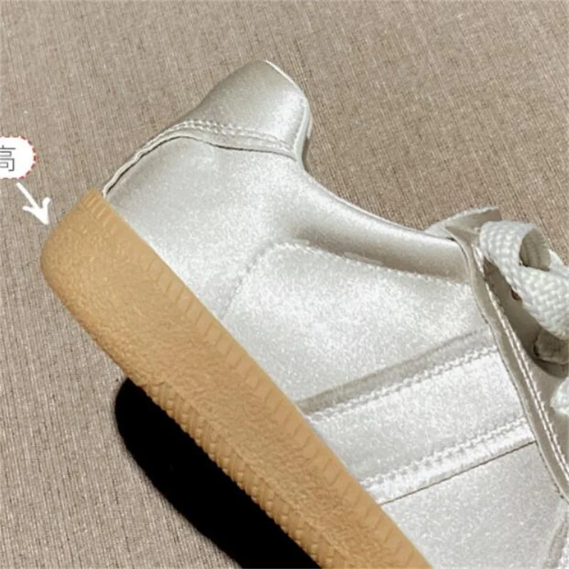 2022 New Casual Sneakers Comfortable Flat Shoes Women's Simple Sports Satin White Shoes Lace-up Zapatos De Hombre 34~40