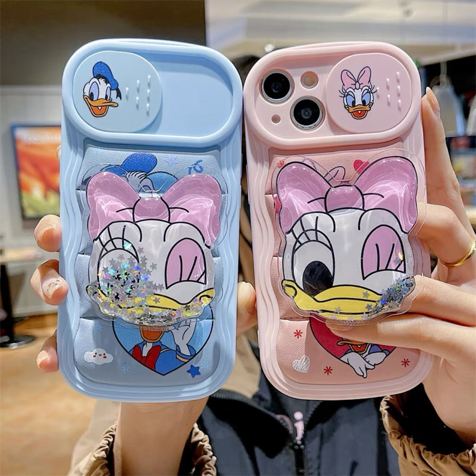

Cartoon Disney Donald Duck Daisy Quicksand Bracket Phone Case For iPhone 14 13 12 11 Pro Max 14 Pro Couple Anti-drop Back Cover