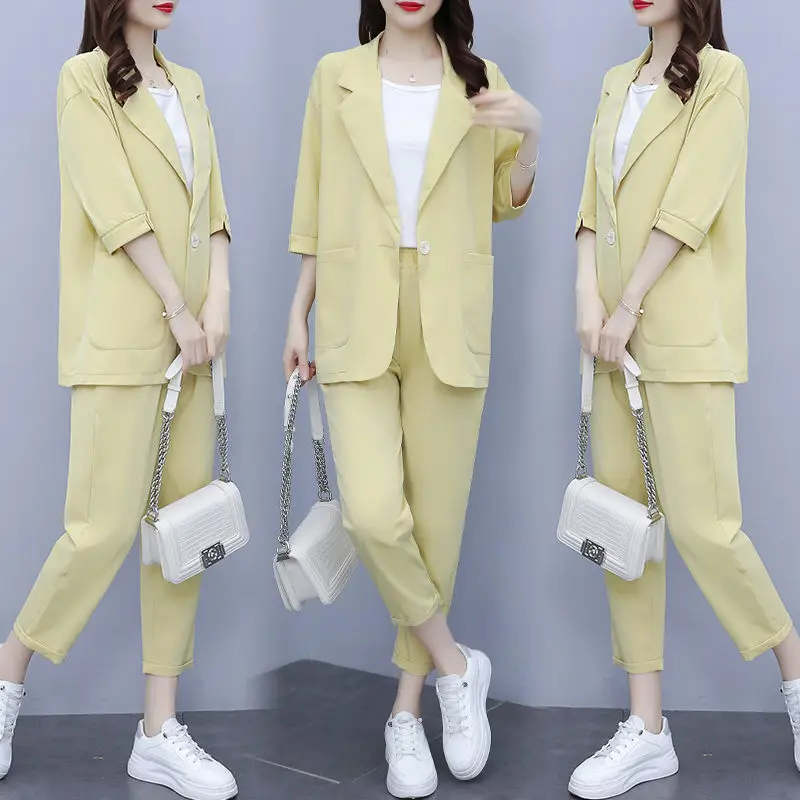 Костюм женский свободный из блейзера и брюк, на весну-лето