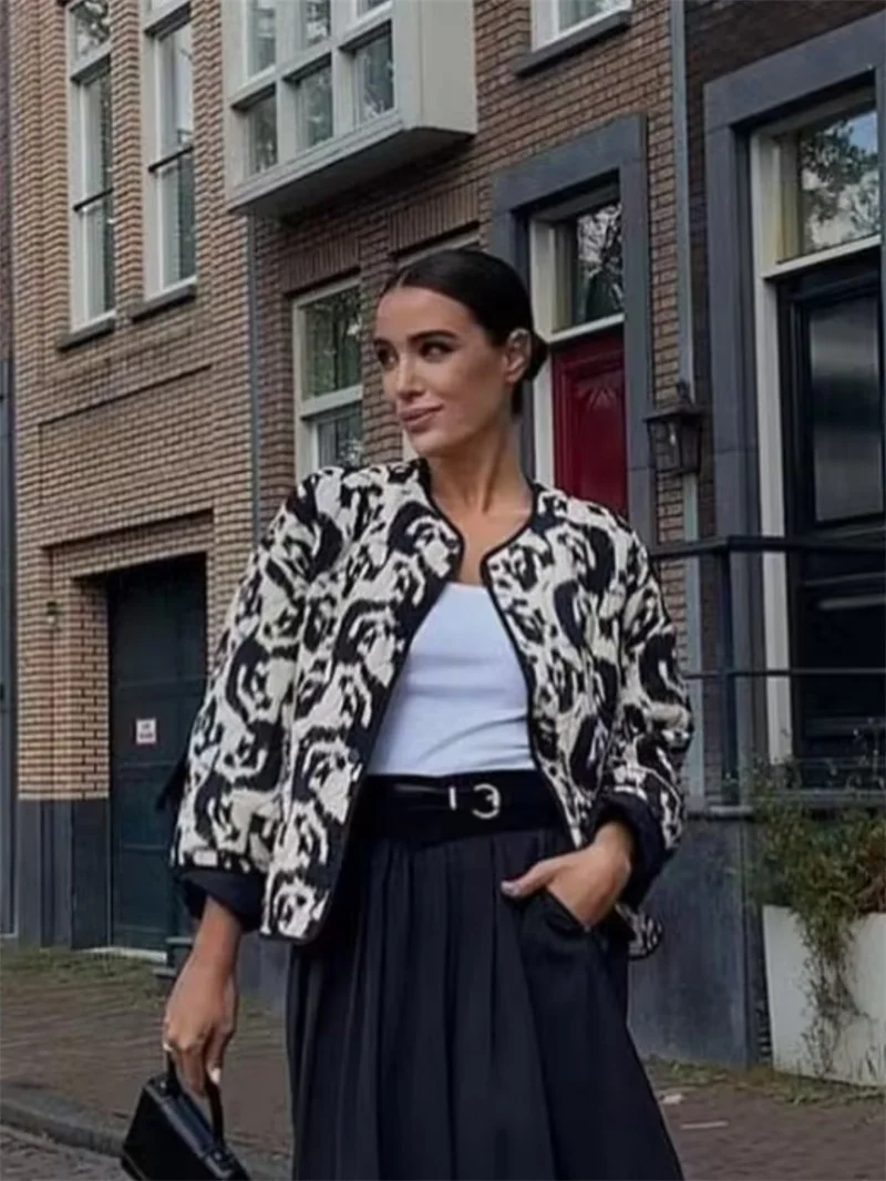 Рисунок 2 - Винтажная трендовая короткая куртка