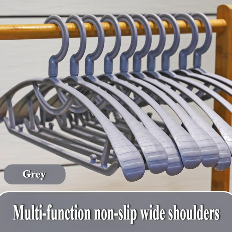 

Набор из 10 зеленых пластиковых вешалок iKnow