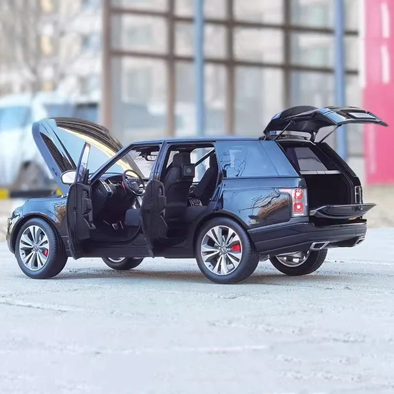 Модель автомобиля из сплава LCD 1/18 Range Rover 2020