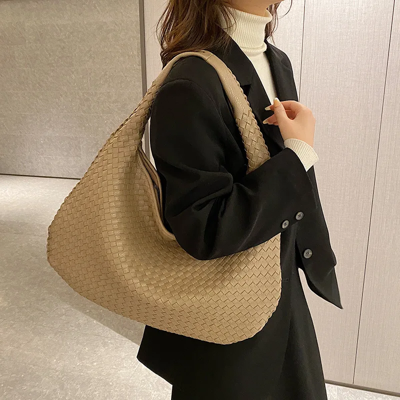 French Style High-Grade Woven Women's Elegant All-Match One-Shoulder Underarm Niche Texture Portable Commuter Bag