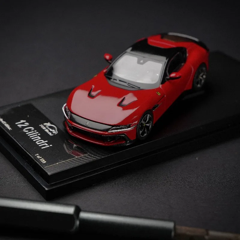 Масштабная модель автомобиля Ferrari 12C Cilindri из литого металла, 1:64 (art.: 3920db643b629) - 3920db643b629