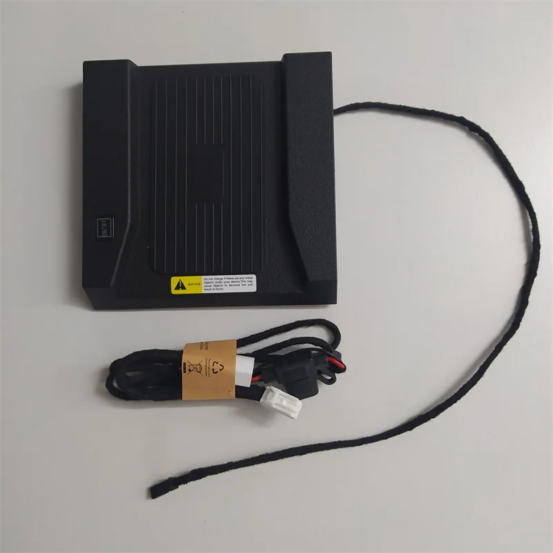 

Беспроводная зарядка для Toyota Corolla Cross XG10 2022 2023, 15 Вт