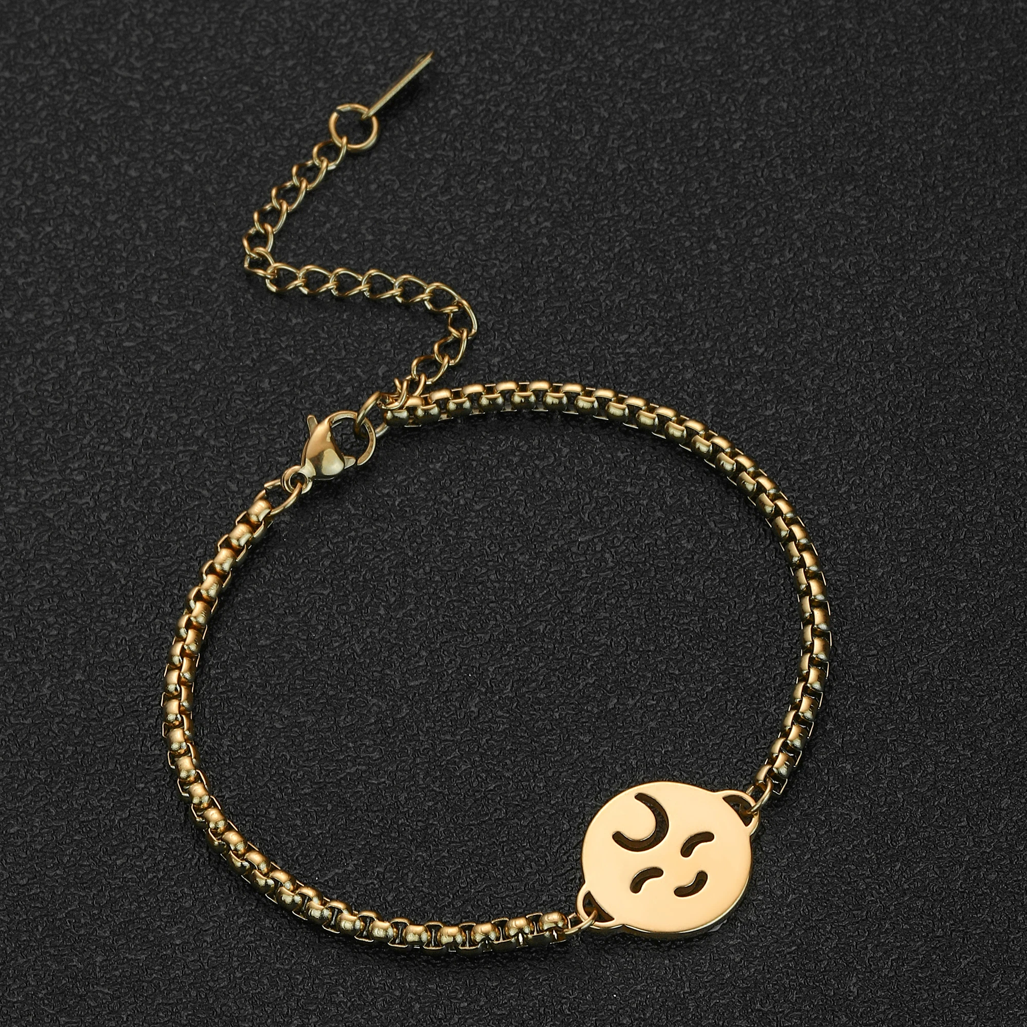 

Hollow Simple Baby Face Pendant Bracelet Stainless Steel Box Chain Bracelet for Men Women Fashion Jewelry for Birthday Gift