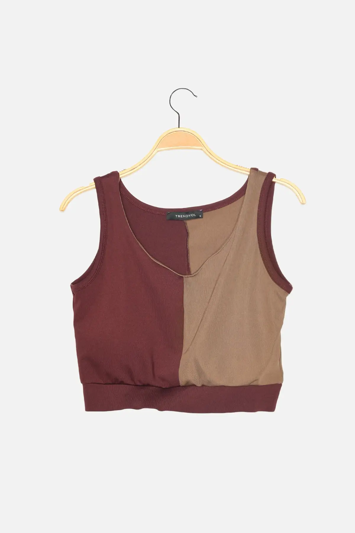 

Trendyol With Color Block Padded Sport Bra TWOAW22SS0035