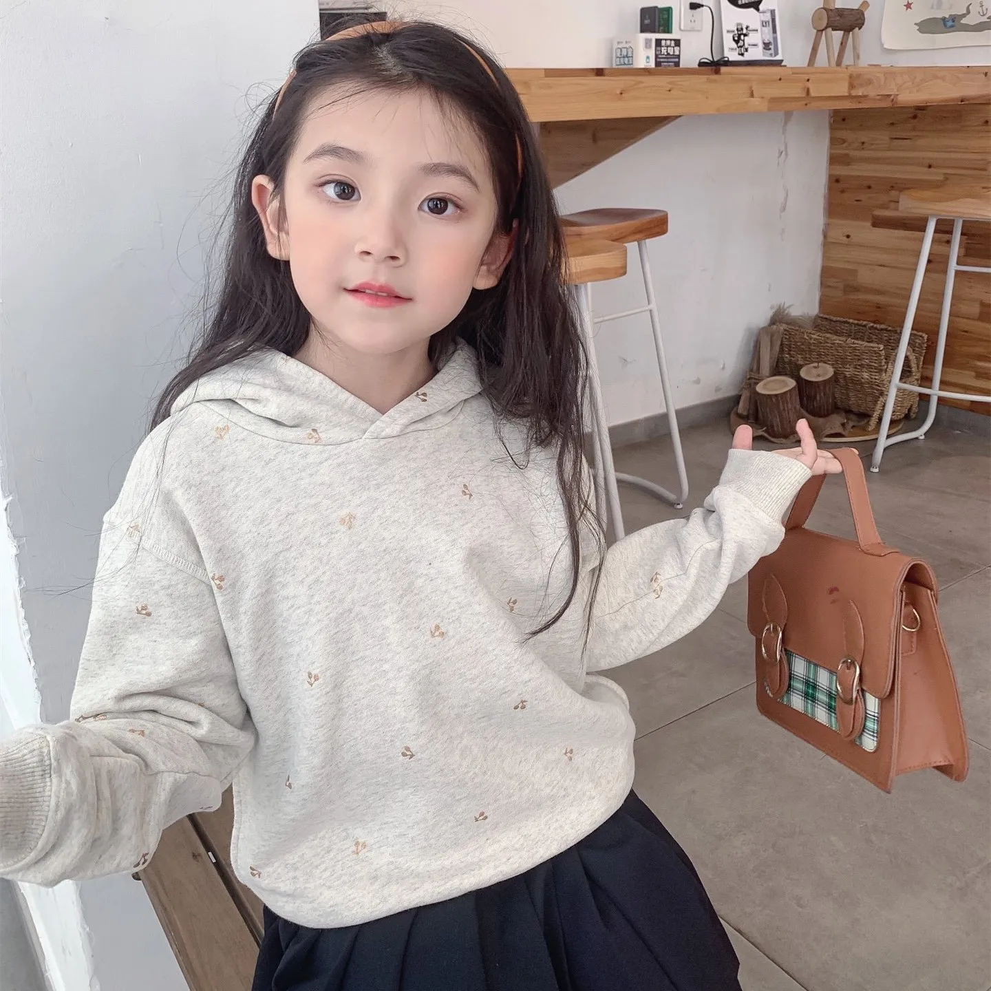 

Kids Hoodie Gold Cherry Pattern boys and girls Sweatshirts Nice looking grey casual sweatshirt top