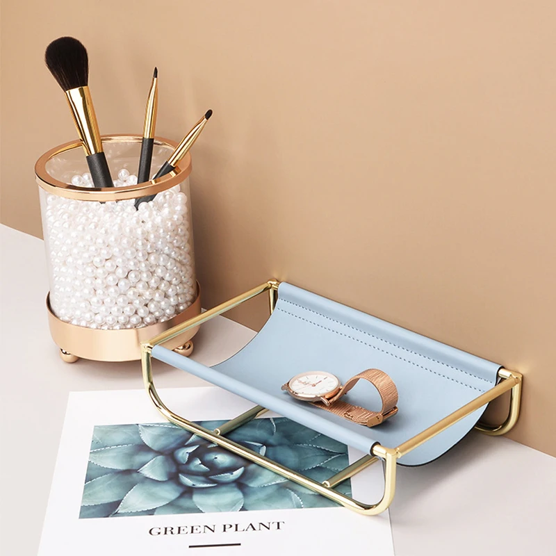 

Железный поднос для хранения из искусственной кожи, поднос для ключей, держатель для кистей для макияжа, коробка для хранения ювелирных изделий и косметики, настольный органайзер, украшение для гостиной