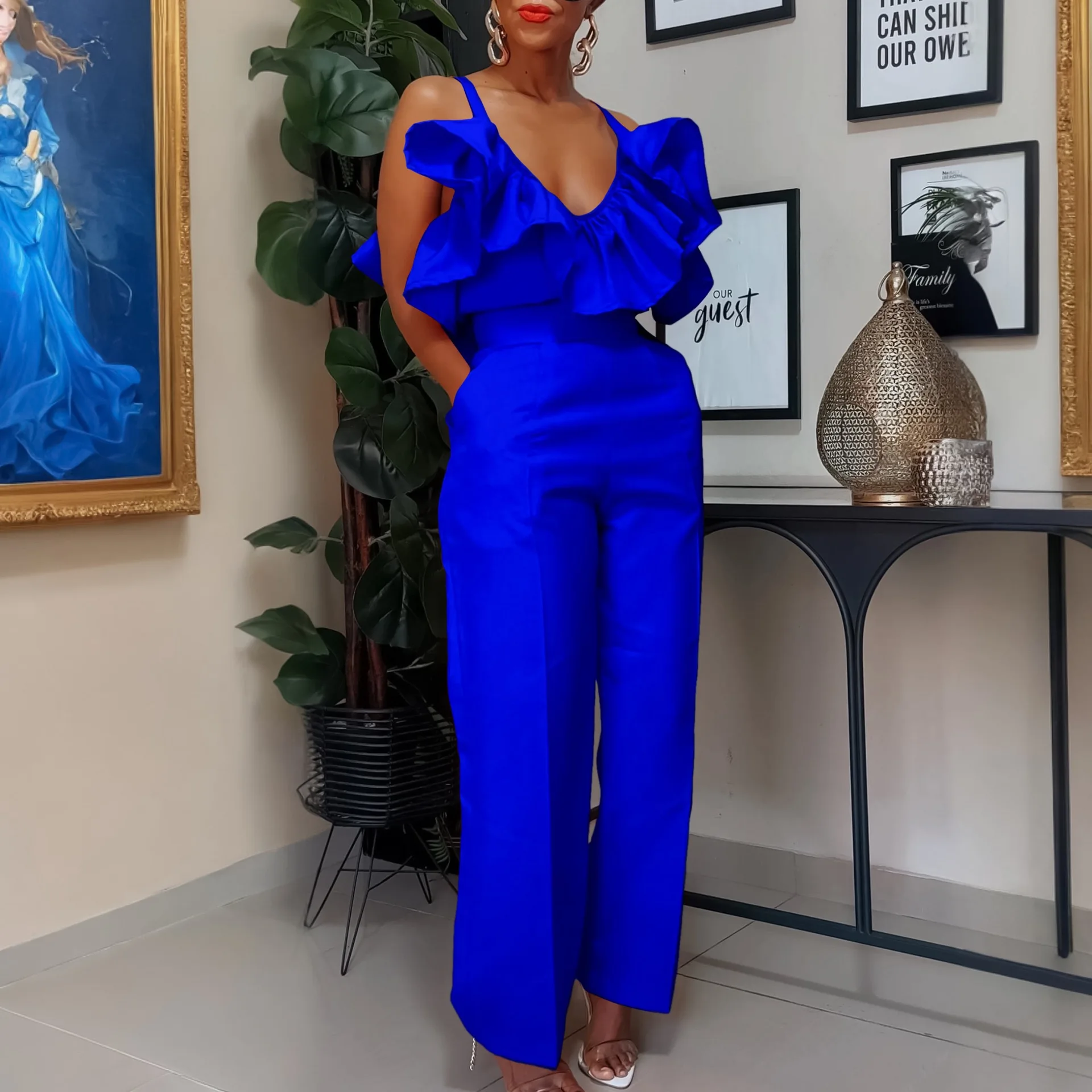 Женский комплект из двух предметов: блузка с глубоким V-образным вырезом и