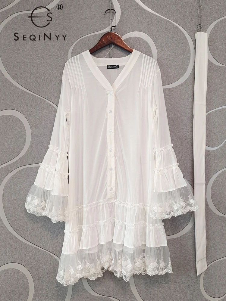 

Женское повседневное мини-платье с V-образным вырезом