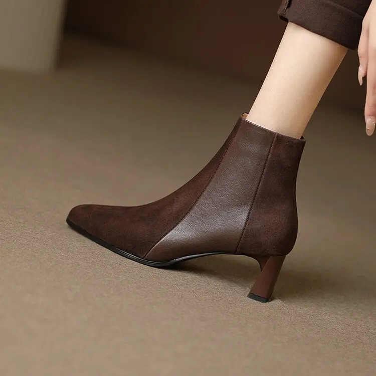 

Женские сапоги на среднем каблуке, на молнии, до середины икры, с острым носком