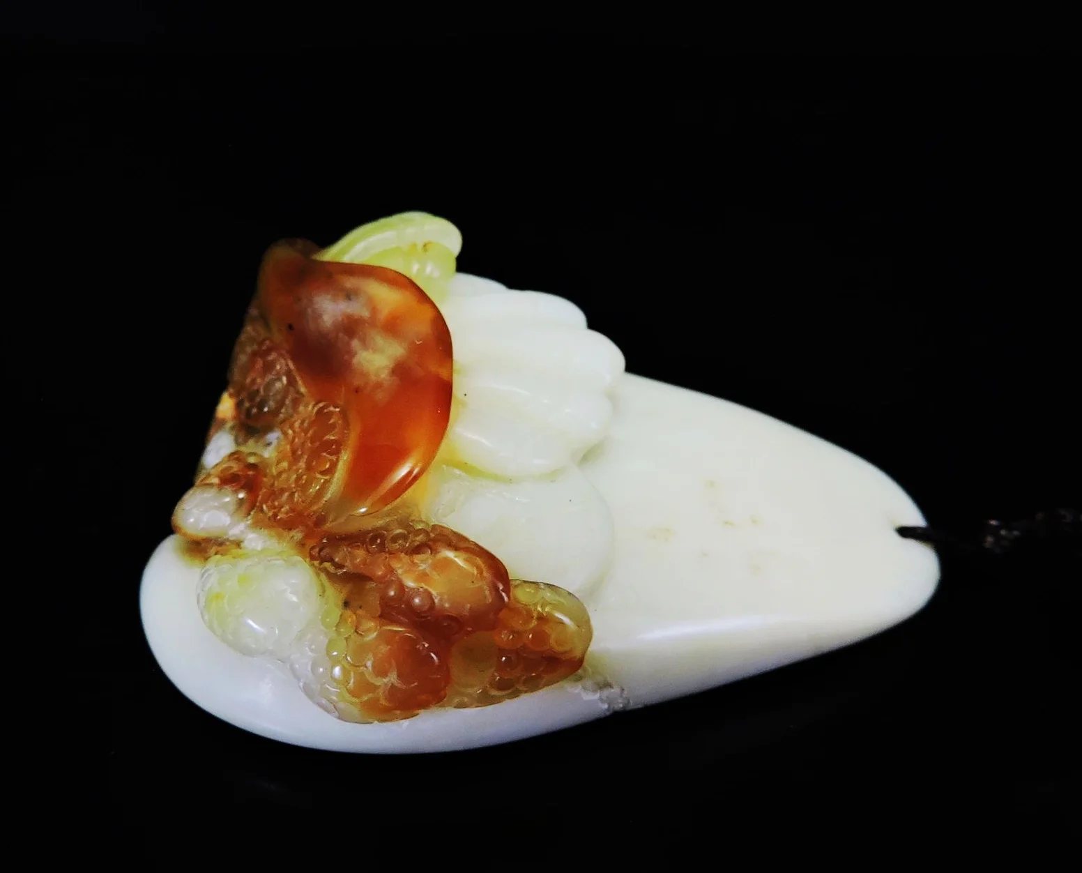 Нефритовое украшение подвеска ручной работы из ракушек монет и кораллового