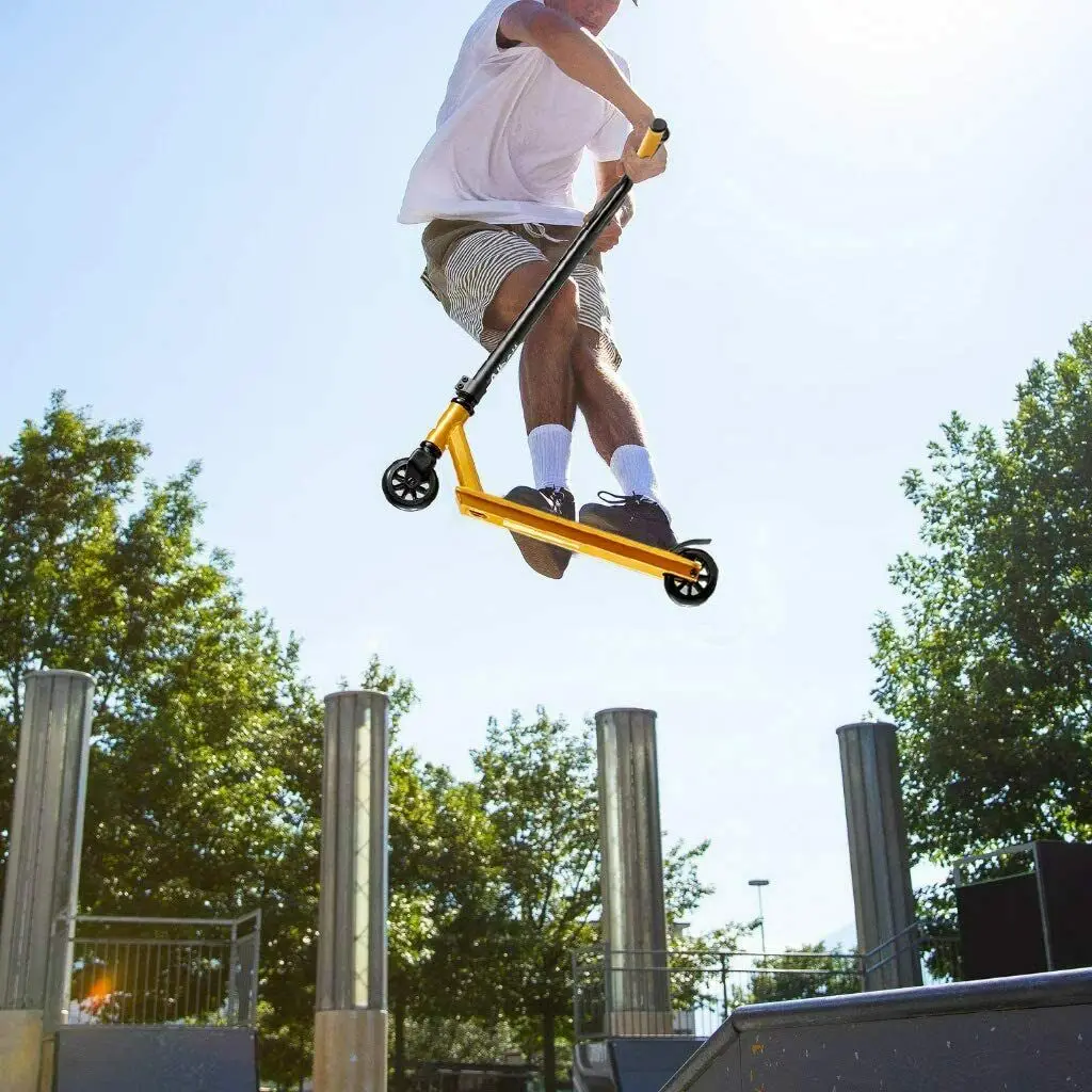 

Pro Scooter Trick Scooter Freestyle Acrobatic Aluminum Entry Level Stunt Gold