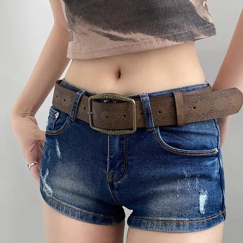 Коричневый ремешок с цветочным тиснением