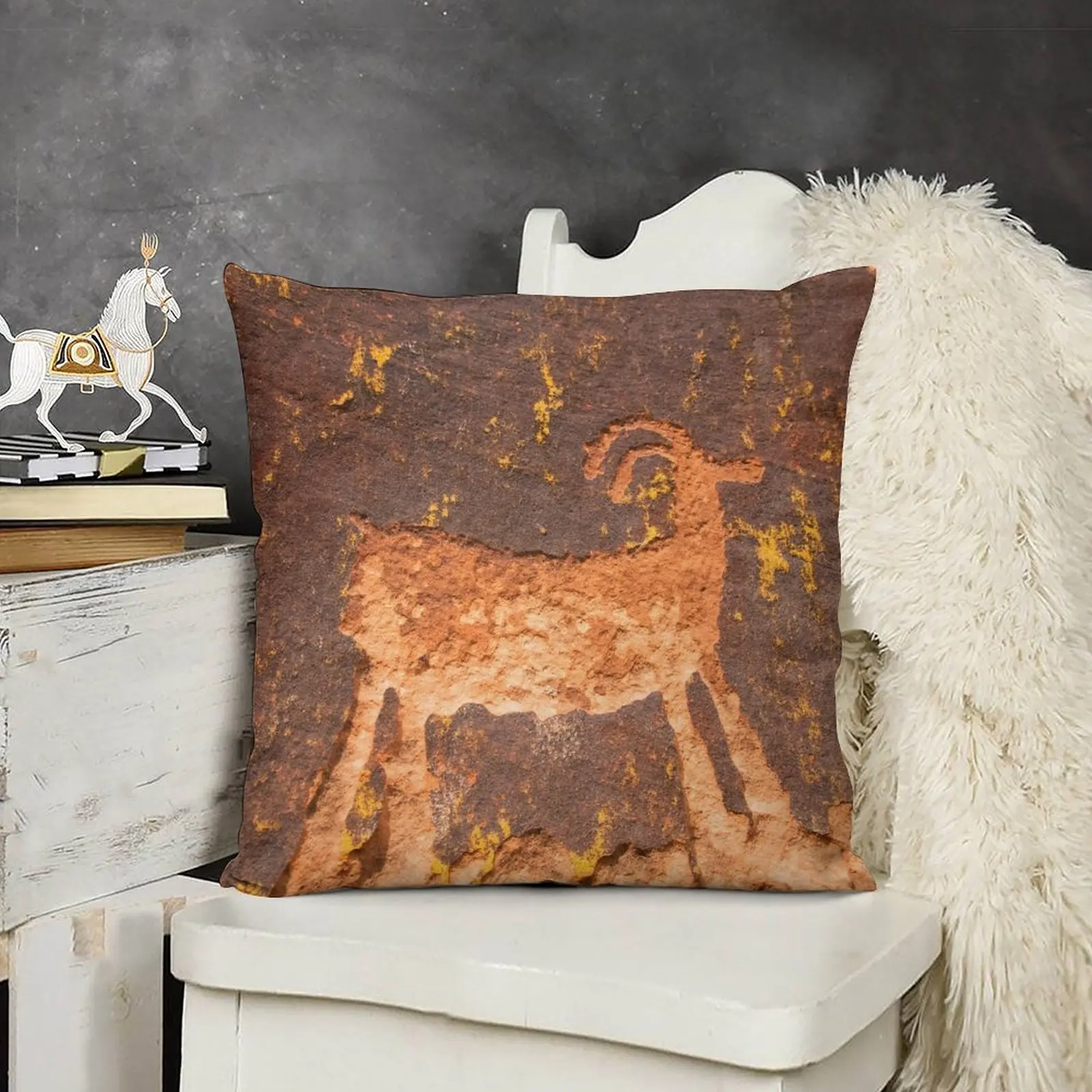 Декоративная подушка для дивана Desert Ram Petroglyph возле Moab