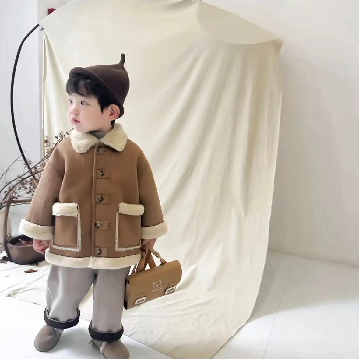 Пальто для мальчиков и девочек ветровка теплая утолщенная куртка с плюшевым