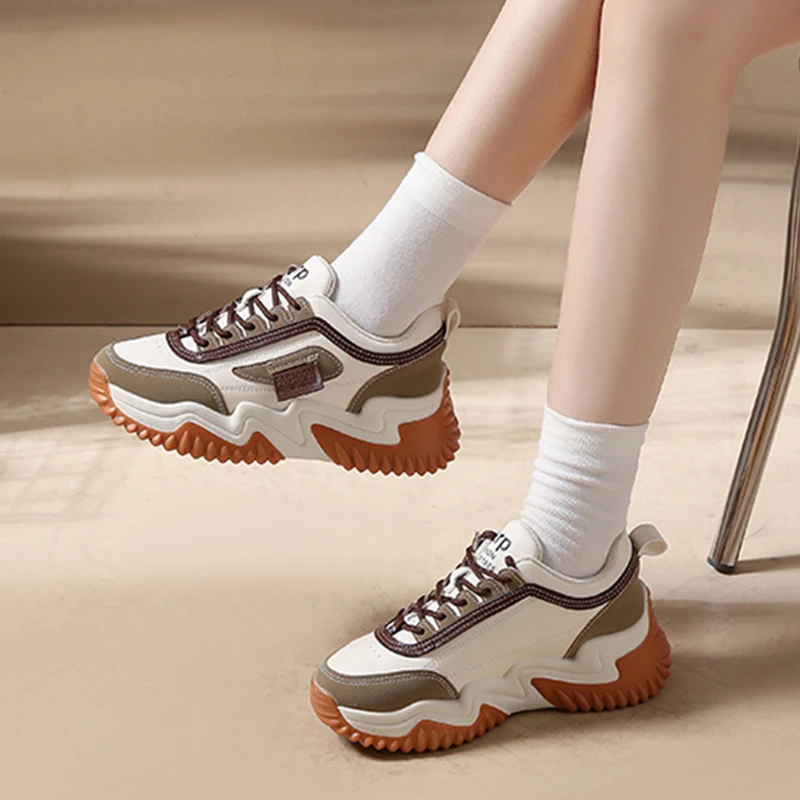 

Кроссовки женские на толстой нескользящей подошве, из ПУ кожи, на шнуровке